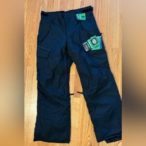 *NEW* 686 Men's Black Cargo Snowpants - Medium